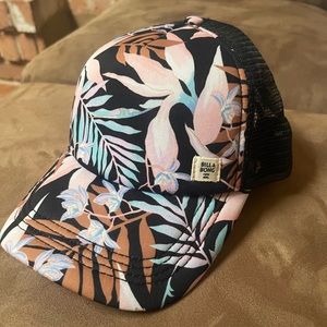 Billabong Cap Black and Pink, only wore once!